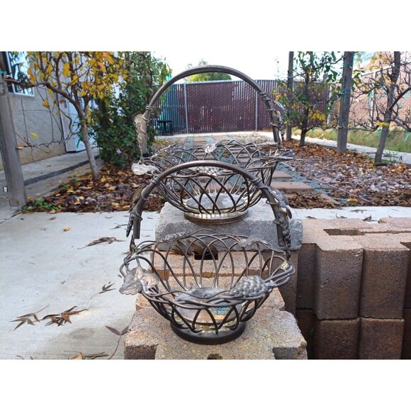 Pair Metal Grapes and Leaves Godinger Silver Plate Bridal Baskets Fruit Baskets - Picture 2 of 16